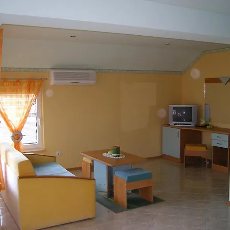 Dari Guest за гости дари 招待所 内塞伯尔